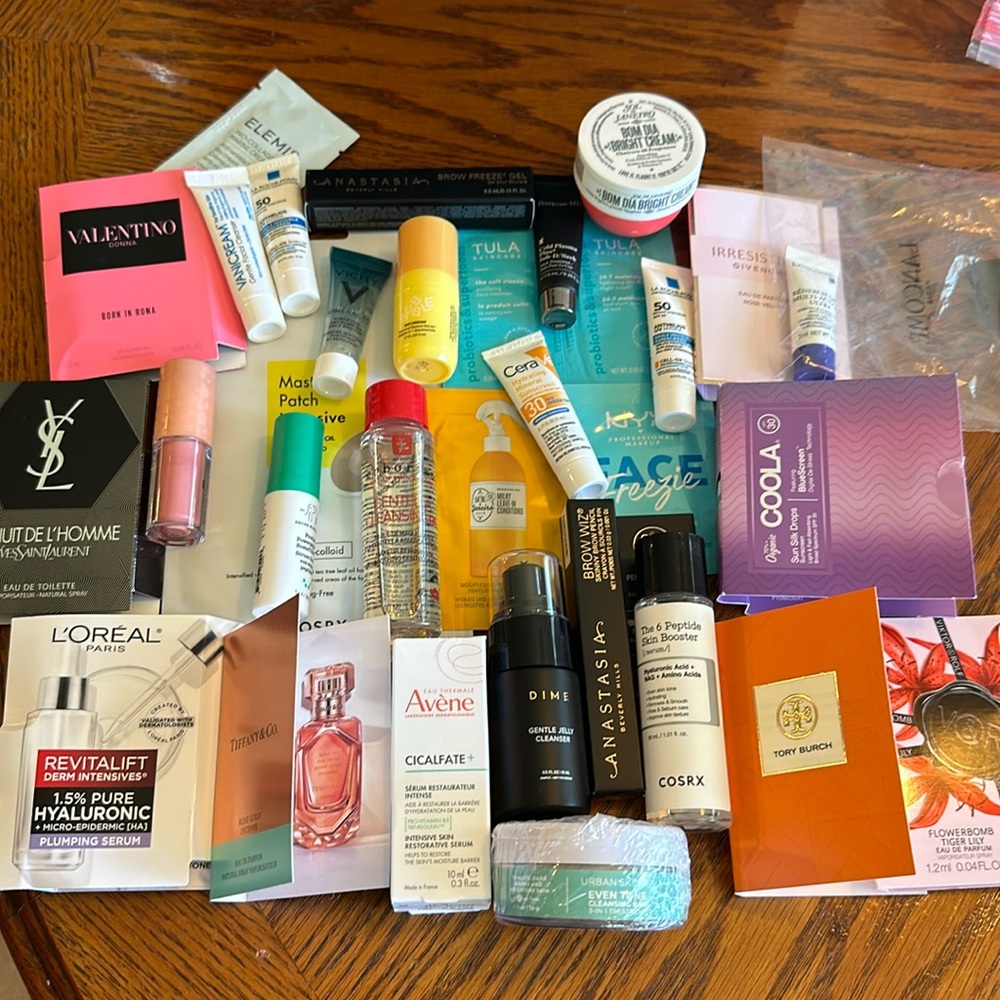 31 products / samples Anastasia TARTE Dime Cosrx Sol de janeiro Bubble